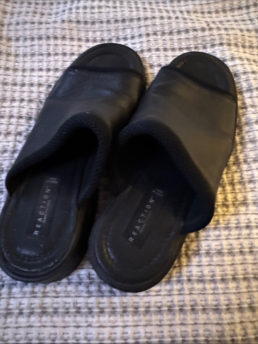 Kenneth Cole Reaction Men's Black Slip-On Slide Sandals